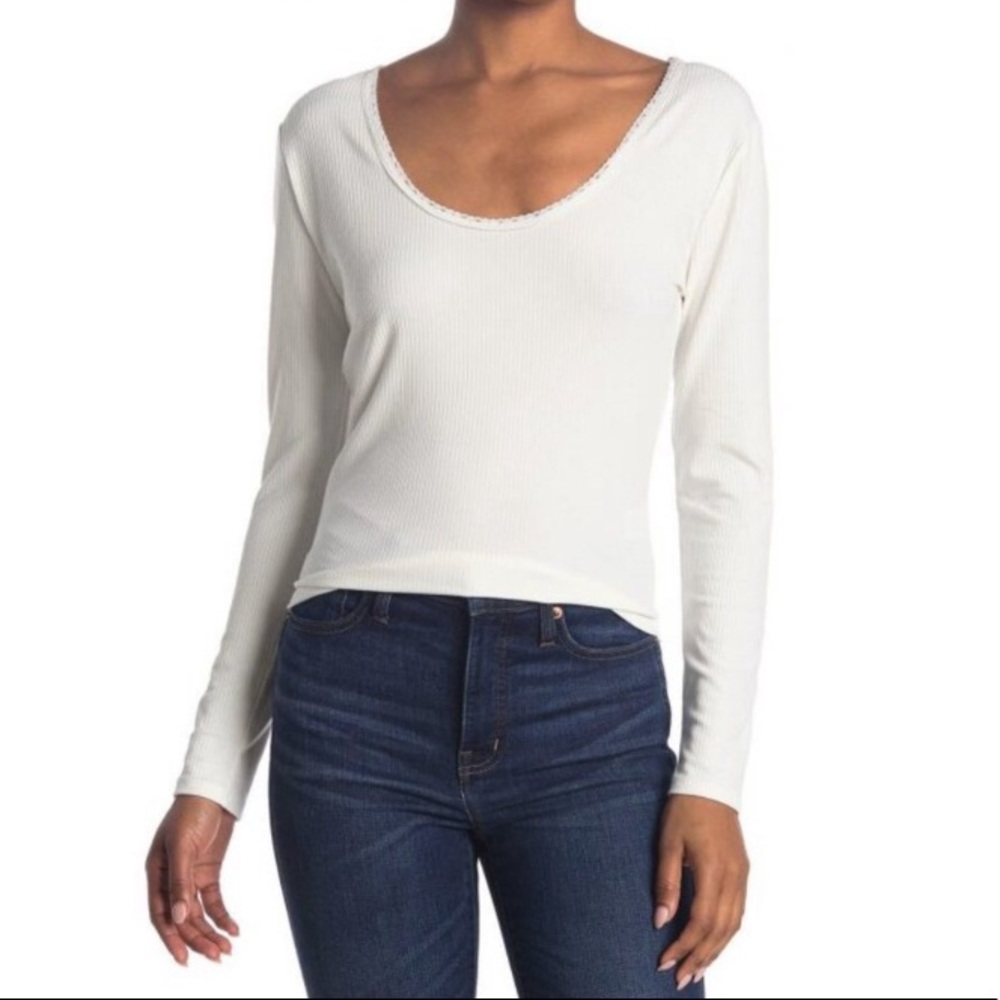 Abound Scoop Neck Long Sleeves Lace Trim T-Shirt Size Small NEW